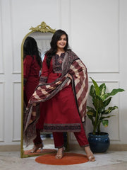 Women’s Elegant Maroon Kurta Pant Set with Printed Ethnic Dupatta
